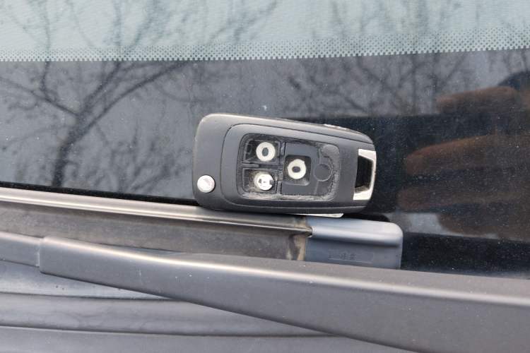 Used Chevrolet Cavalier 2016 1.5L Automatic Enjoyment Edition Vehicle Key