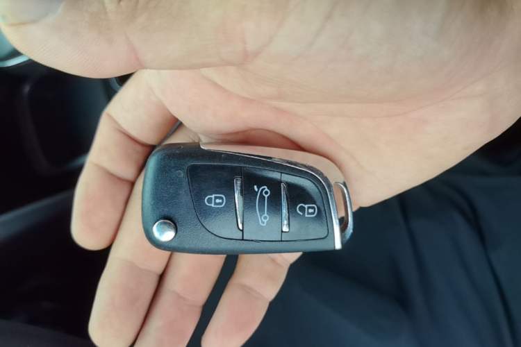 Used Chevrolet Cavalier 2016 1.5L Automatic Enjoyment Edition Vehicle Key