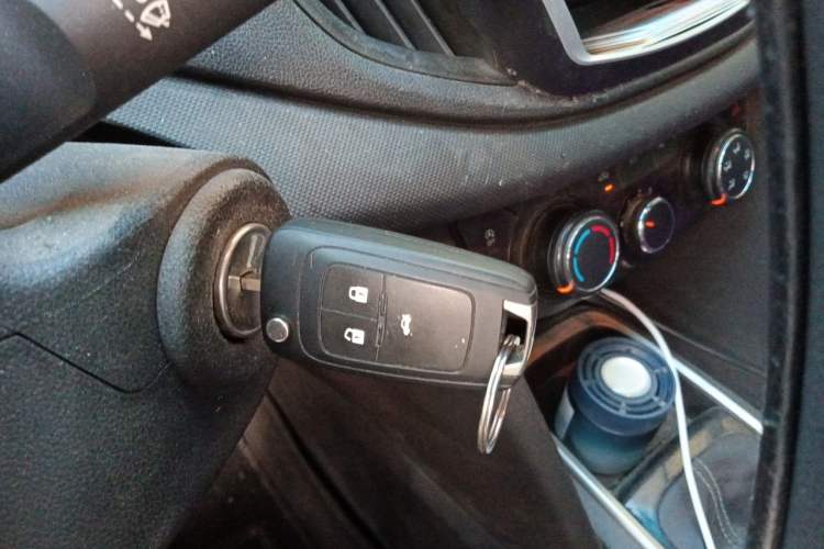 Used Chevrolet Cavalier 2016 1.5L Manual Enjoyment Edition Vehicle Key