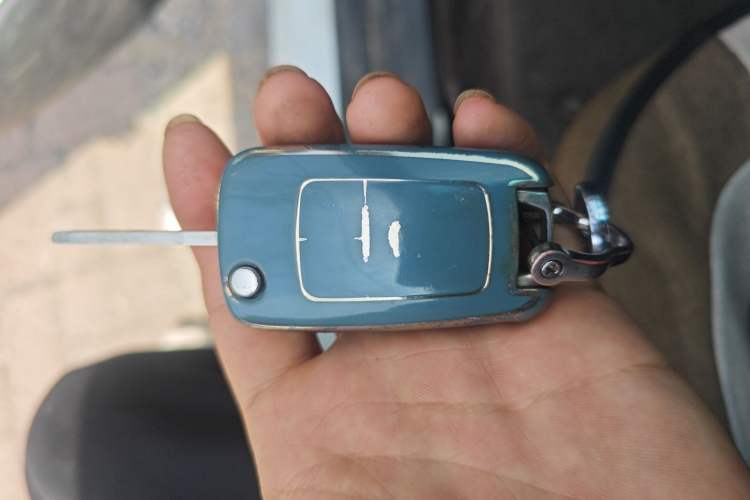 Used Chevrolet Cavalier 2016 1.5L Automatic Enjoyment Edition Vehicle Key