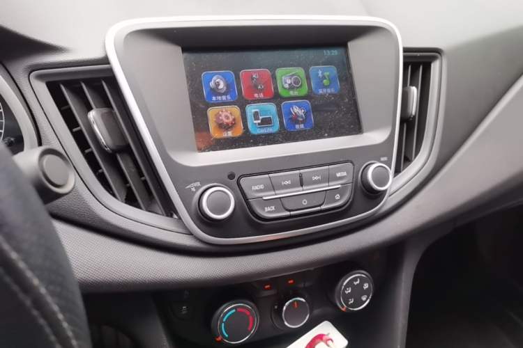 Used Chevrolet Cavalier 2016 1.5L Automatic Xinyue Edition Audio And AC Panel
