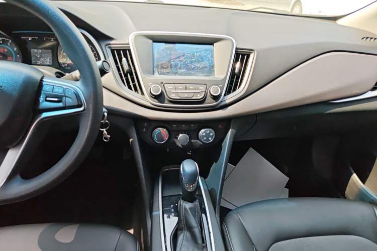 Used Chevrolet Cavalier 2016 1.5L Automatic Xinyue Edition Audio And AC Panel