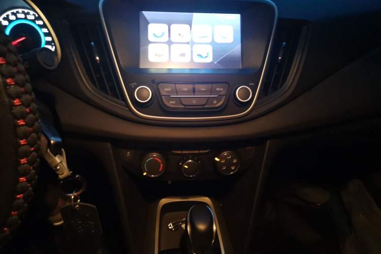 Used Chevrolet Cavalier 2016 1.5L Automatic Xinyue Edition Audio And AC Panel