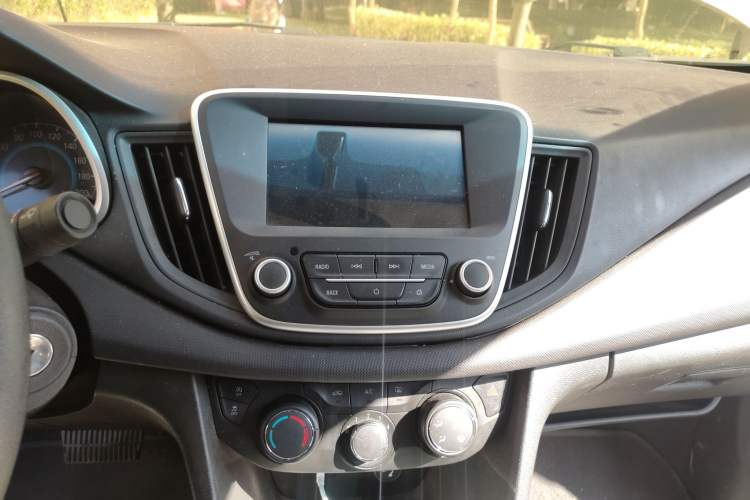Used Chevrolet Cavalier 2016 1.5L Automatic Xinyue Edition Audio And AC Panel