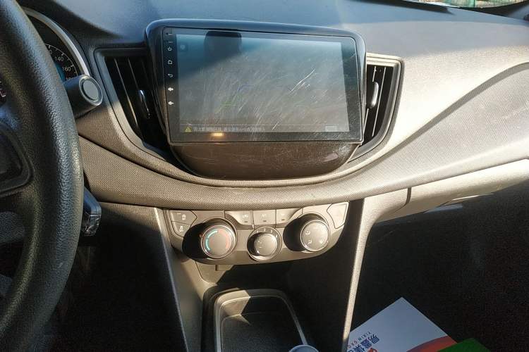 Used Chevrolet Cavalier 2016 1.5L Automatic Enjoyment Edition Audio And AC Panel