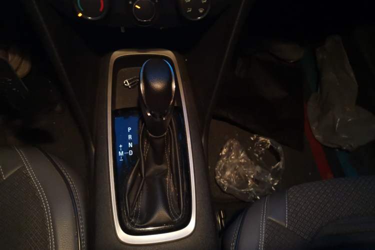 Used Chevrolet Cavalier 2016 1.5L Automatic Xinyue Edition Gear Lever