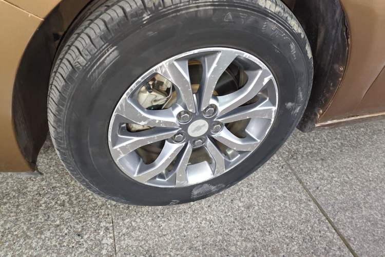 Used Chevrolet Cavalier 2016 1.5L Automatic Enjoyment Edition Left Front Wheel Hub