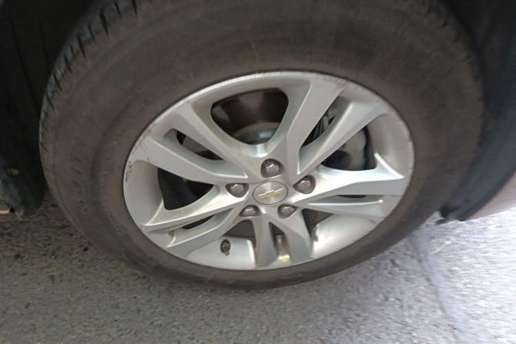 Used Chevrolet Cavalier 2016 1.5L Automatic Xinyue Edition Right Front Wheel Hub