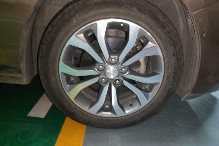 Used Chevrolet Cavalier 2016 1.5L Automatic Xinsong Edition Right Front Wheel Hub