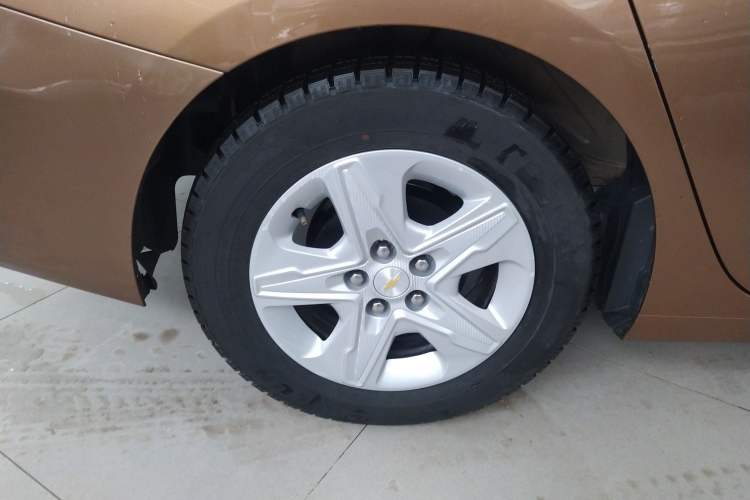 Used Chevrolet Cavalier 2016 1.5L Automatic Enjoyment Edition Right Rear Wheel Hub
