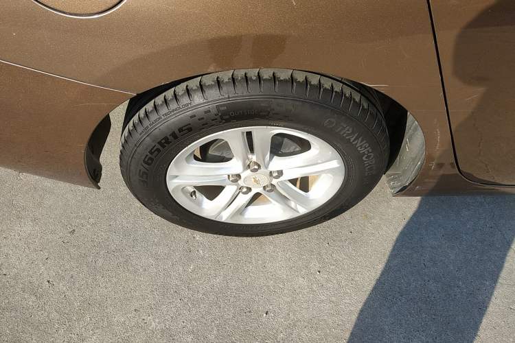 Used Chevrolet Cavalier 2016 1.5L Automatic Enjoyment Edition Right Rear Wheel Hub