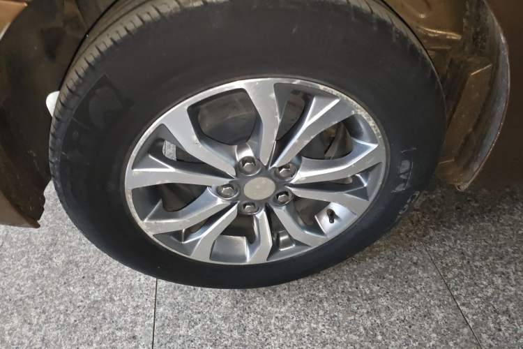 Used Chevrolet Cavalier 2016 1.5L Automatic Enjoyment Edition Right Rear Wheel Hub