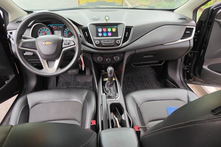 Used Chevrolet Cavalier 2018 320 Automatic Xinyue Edition Center Console