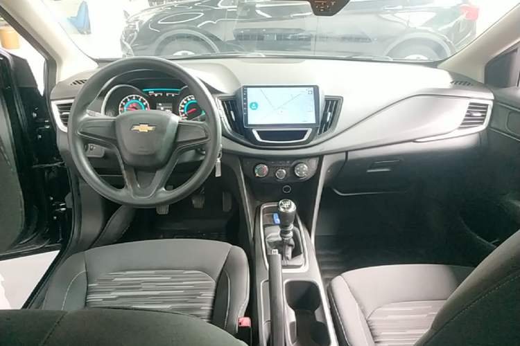 Used Chevrolet Cavalier 2018 320 Manual Enjoyment Edition Center Console