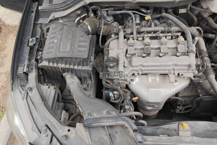 Used Chevrolet Cavalier 2018 320 Automatic Xinyue Edition Engine Bay Right