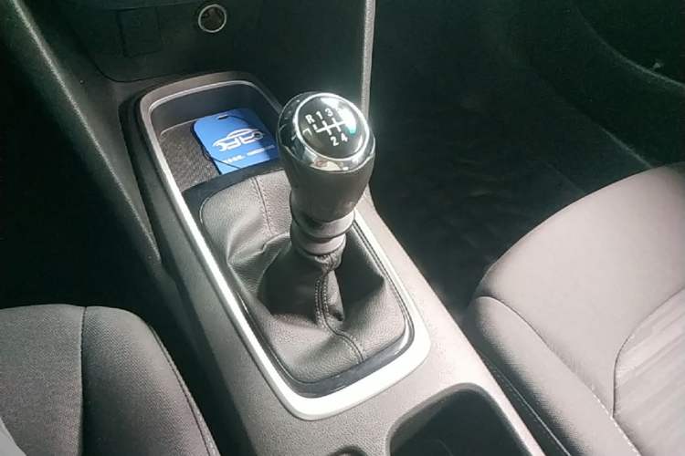 Used Chevrolet Cavalier 2018 320 Manual Enjoyment Edition Gear Lever