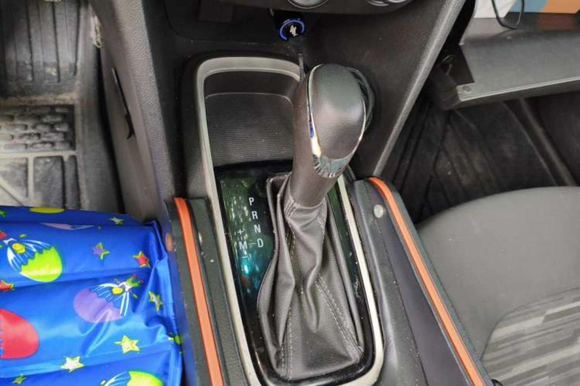 Used Chevrolet Cavalier 2018 320 Automatic Enjoyment Sunroof Edition Gear Lever