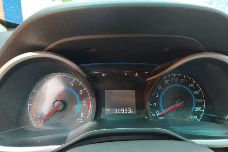 Used Chevrolet Cavalier 2018 320 Automatic Enjoyment Sunroof Edition Odometer Close Up