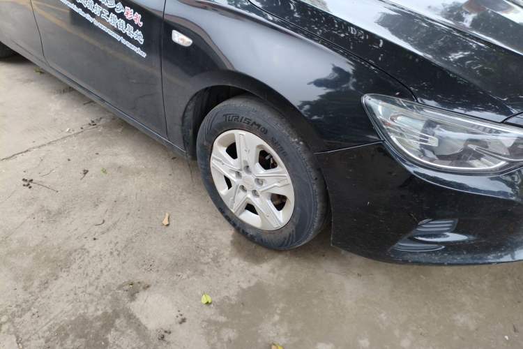 Used Chevrolet Cavalier 2018 320 Automatic Enjoyment Sunroof Edition Right Front Wheel Hub