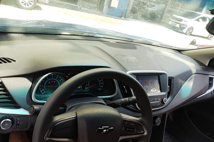 Used Chevrolet Cavalier 2018 320 Manual Xinyue Edition Center Console
