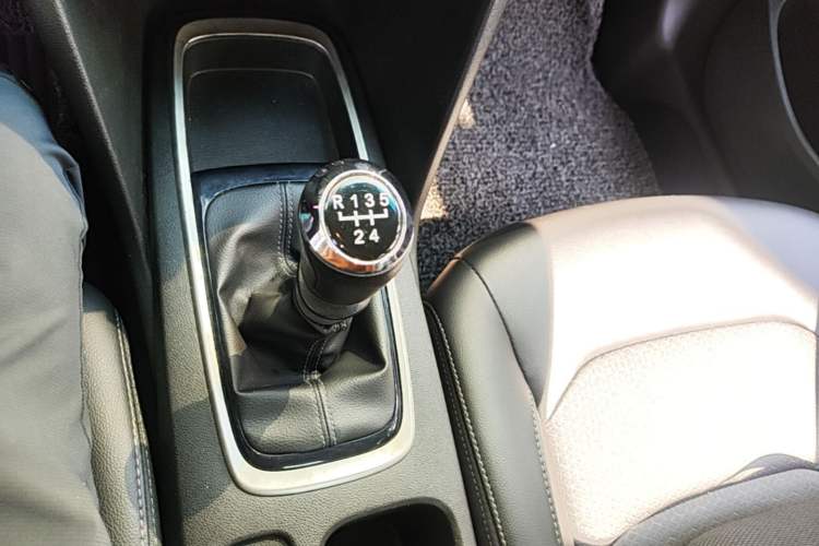 Used Chevrolet Cavalier 2018 320 Manual Xinyue Edition Gear Lever