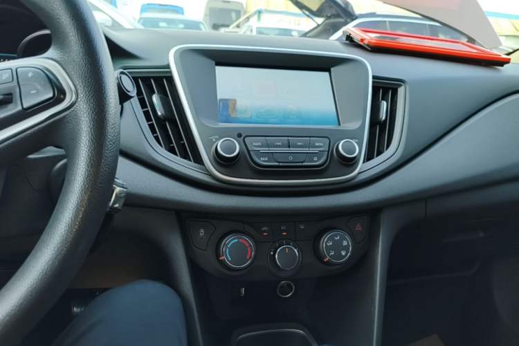 Used Chevrolet Cavalier 2018 320 Manual Xinyue Edition Audio And AC Panel