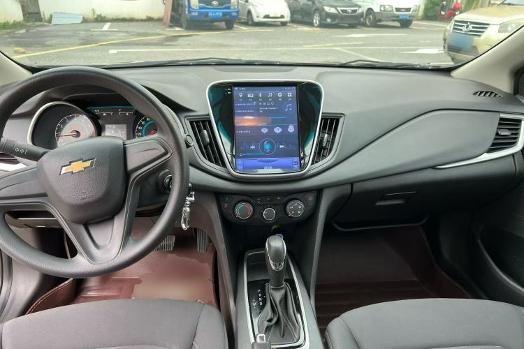 Used Chevrolet Cavalier 2018 320 Automatic Enjoyment Sunroof Edition Center Console