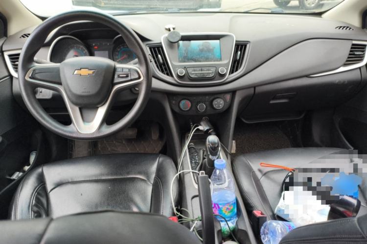 Used Chevrolet Cavalier 2018 320 Automatic Xinyue Edition Center Console