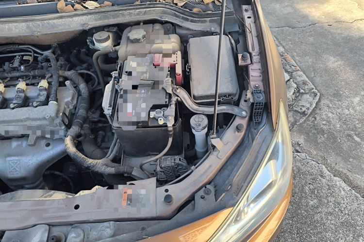 Used Chevrolet Cavalier 2018 320 Automatic Xinyue Edition Engine Bay Left