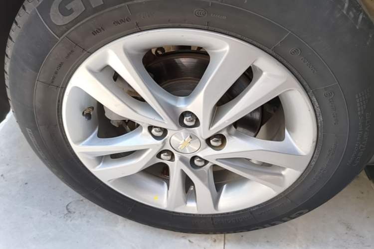 Used Chevrolet Cavalier 2018 320 Manual Xinyue Edition Exterior 5