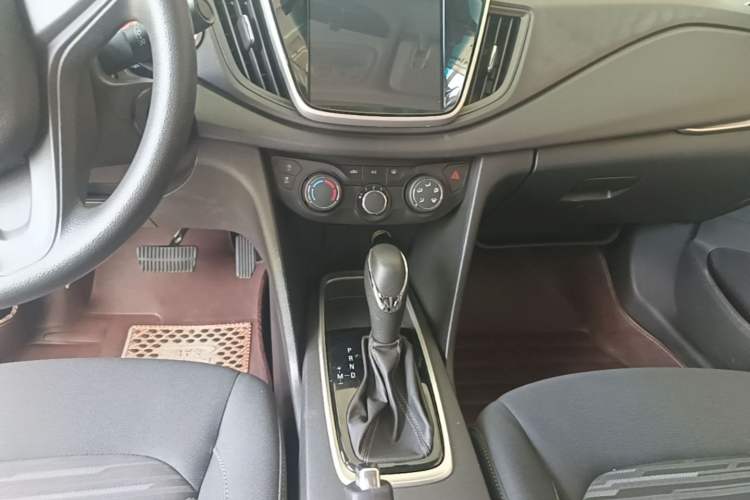 Used Chevrolet Cavalier 2018 320 Automatic Enjoyment Sunroof Edition Gear Lever