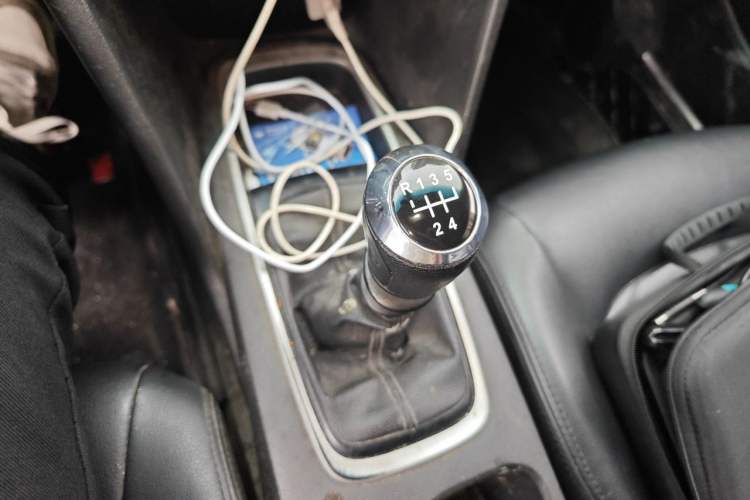 Used Chevrolet Cavalier 2018 320 Manual Enjoyment Edition Gear Lever