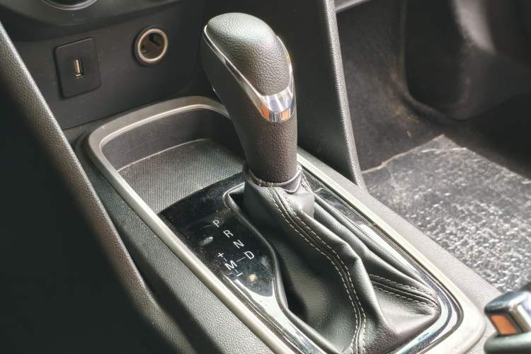Used Chevrolet Cavalier 2018 320 Automatic Xinyue Edition Gear Lever