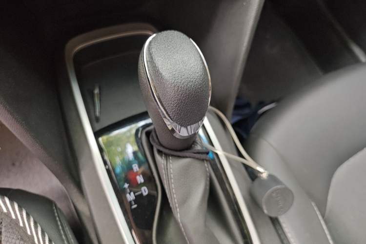 Used Chevrolet Cavalier 2018 320 Automatic Xinyue Edition Gear Lever