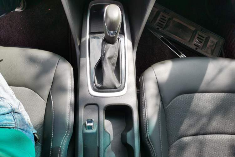 Used Chevrolet Cavalier 2018 320 Automatic Xinyue Edition Gear Lever