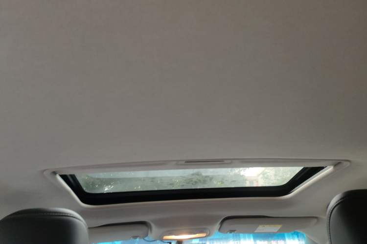 Used Chevrolet Cavalier 2018 320 Automatic Xinyue Edition Headliner