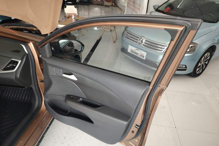 Used Chevrolet Cavalier 2018 320 Automatic Enjoyment Sunroof Edition Interior 5