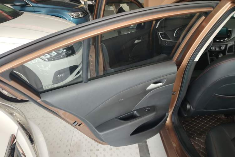 Used Chevrolet Cavalier 2018 320 Automatic Enjoyment Sunroof Edition Interior 8