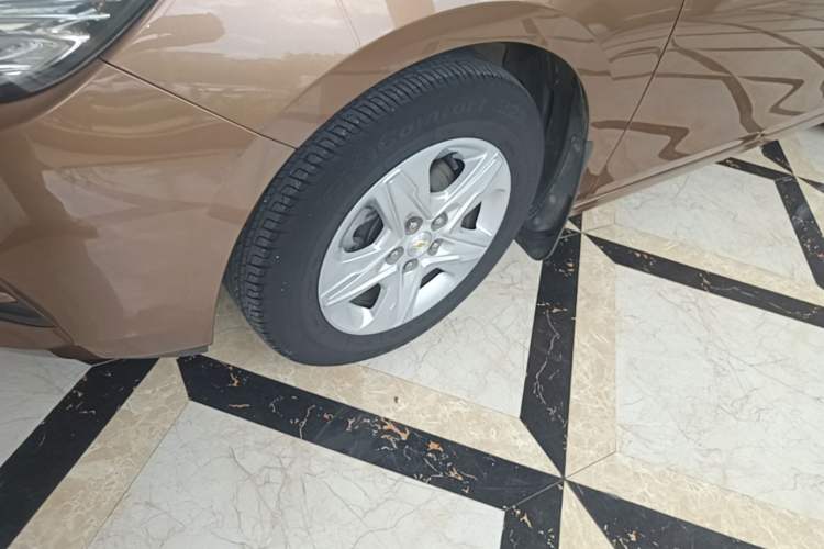 Used Chevrolet Cavalier 2018 320 Automatic Enjoyment Sunroof Edition Left Front Wheel Hub