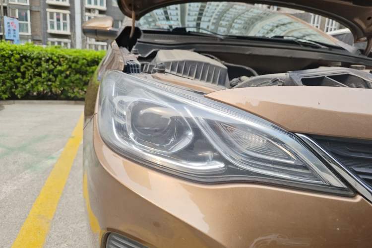 Used Chevrolet Cavalier 2018 320 Automatic Xinyue Edition Right Front Headlight