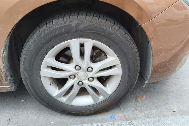 Used Chevrolet Cavalier 2018 320 Automatic Xinyue Edition Right Front Wheel Hub