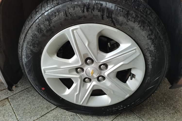 Used Chevrolet Cavalier 2018 320 Automatic Enjoyment Sunroof Edition Right Front Wheel Hub