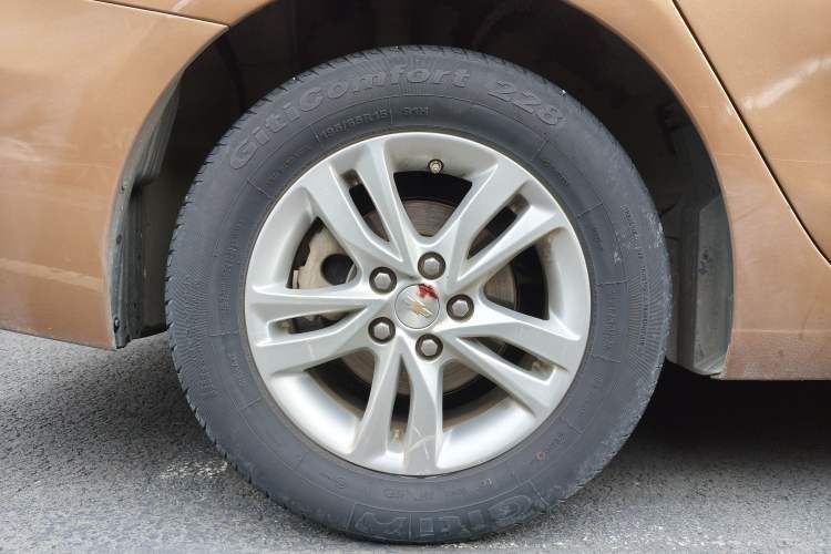 Used Chevrolet Cavalier 2018 320 Automatic Xinyue Edition Right Rear Wheel Hub