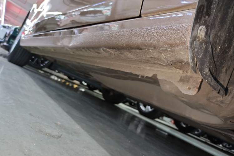 Used Chevrolet Cavalier 2018 320 Automatic Enjoyment Sunroof Edition Right Side Sill