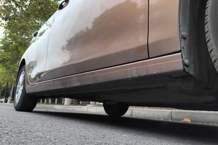 Used Chevrolet Cavalier 2018 320 Automatic Xinyue Edition Right Side Sill