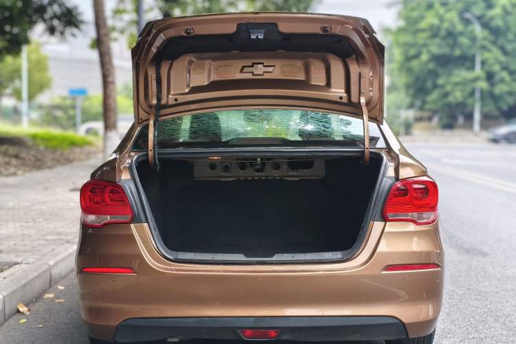 Used Chevrolet Cavalier 2018 320 Automatic Xinyue Edition Trunk