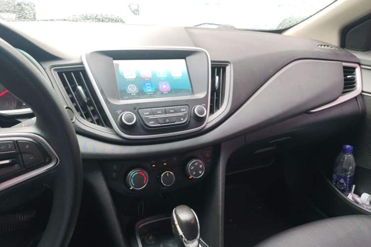 Used Chevrolet Cavalier 2018 320 Automatic Xinyue Edition Audio And AC Panel