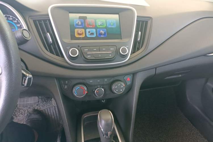 Used Chevrolet Cavalier 2018 320 Automatic Xinyue Edition Audio And AC Panel