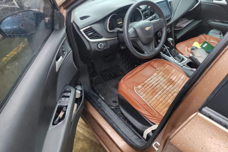 Used Chevrolet Cavalier 2018 320 Automatic Enjoyment Sunroof Edition Interior 3