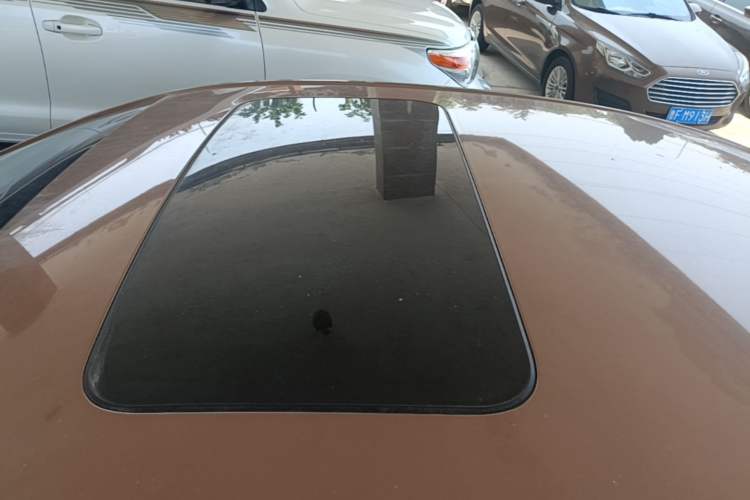 Used Chevrolet Cavalier 2018 320 Automatic Xinyue Edition Roof